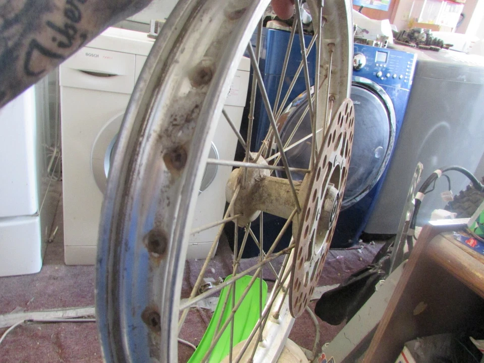 Llanta delantera Kawasaki KX80 KX 80 1996 Foto 3 de 4