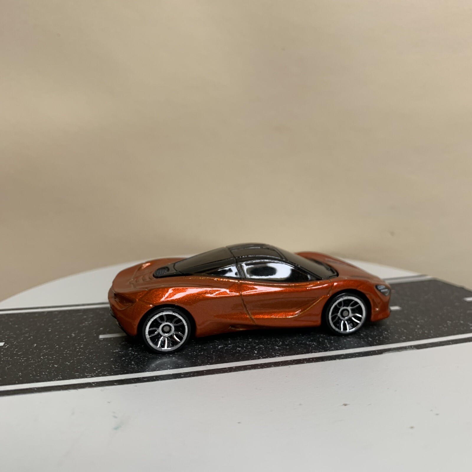 2018 Hot Wheels Factory Fresh 2017 McLaren 720S Coupe Orange w/Chrome J5 1:64 NM