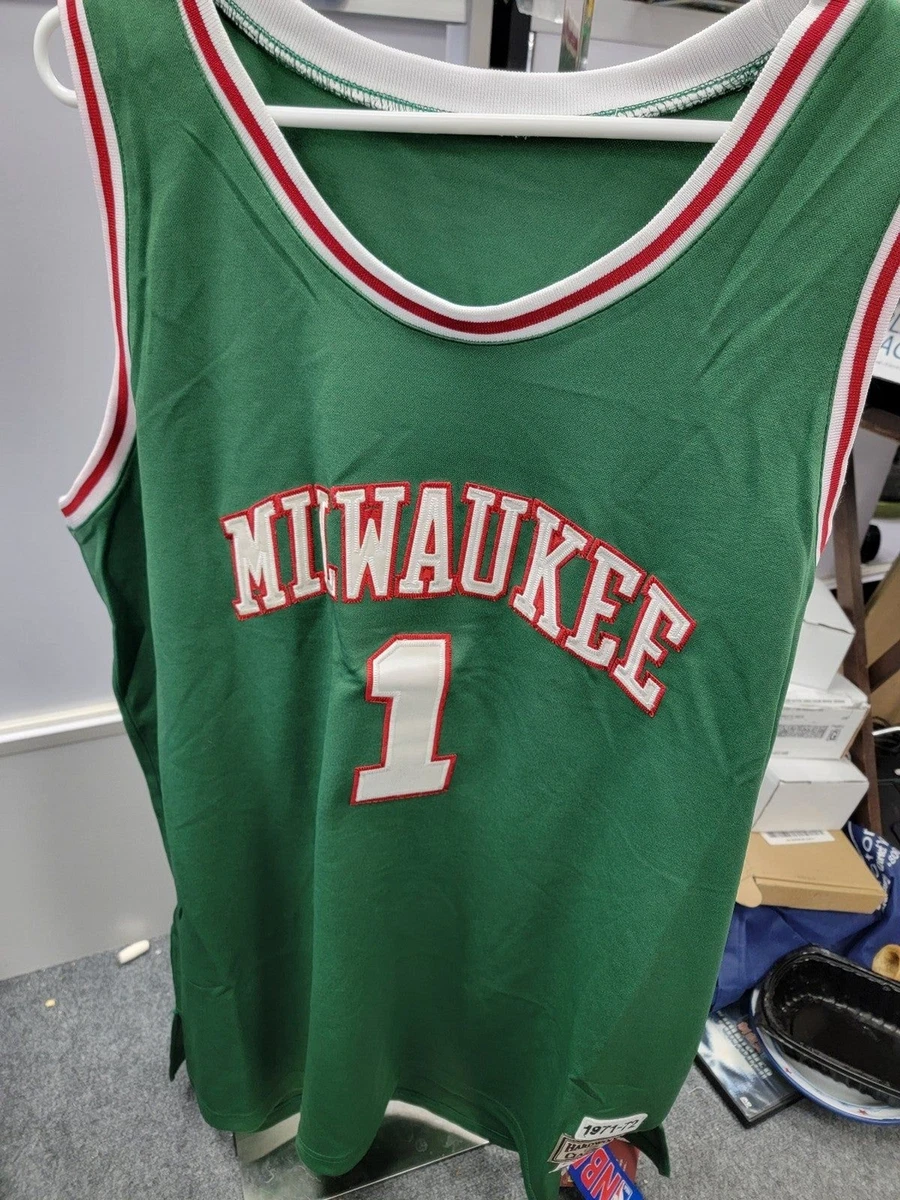 Oscar robertson jersey bucks cheap