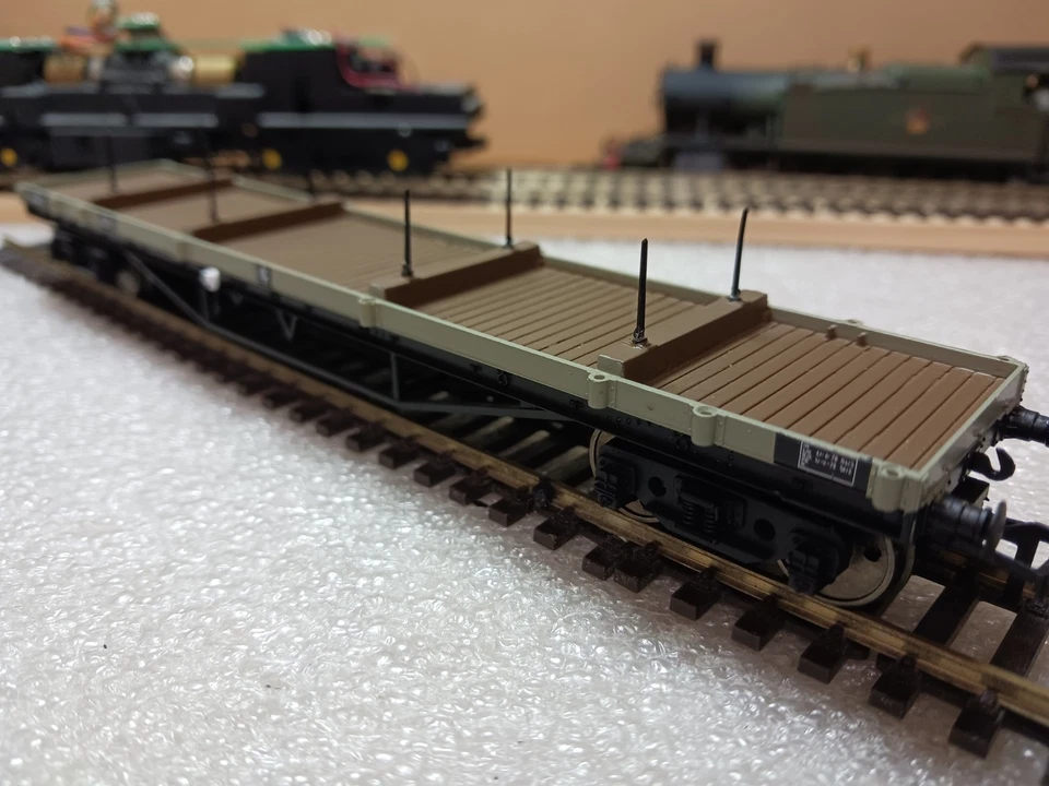 Bachmann 33-856D 30T BR Grey Bogie Bolster Wagon Complete Boxed OO Gauge - Image 4 of 4