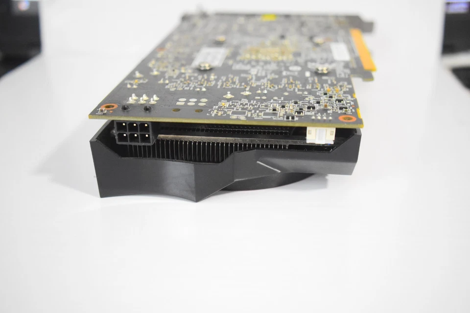 MSI Radeon R9 270 OC Twin Frozr Gaming G Series 2GB GDDR5 PCIe Graphics Card GPU - Image 4 of 4