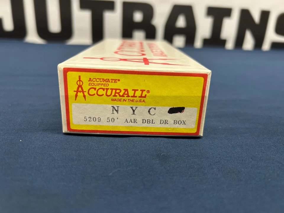 Accurail HO New York Central #204073 50’ AAR Double Door Box Car 5209 - Image 4 of 4