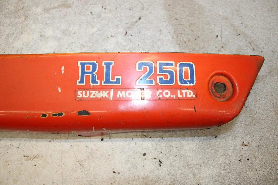 Suzuki RL250 1975 cubierta lateral izquierda 1513 ABA Foto 2 de 4