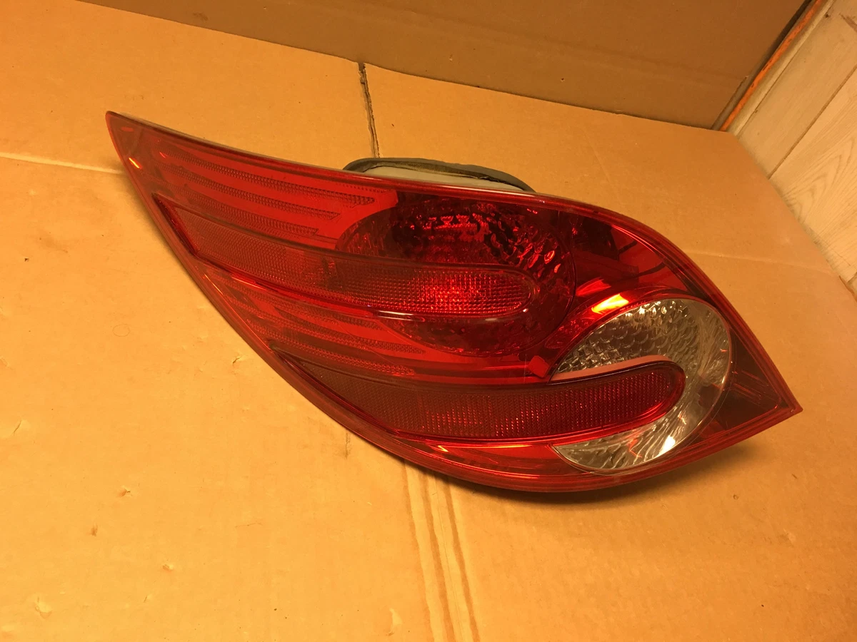 2006 2008 2009 2010 Mercedes R350 R500 left driver tail light lamp  