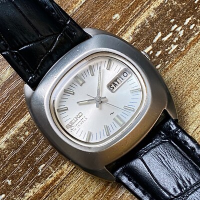 Vintage Seiko Diamatic Automatic Day-Date 38.5mm Watch c. 1970's