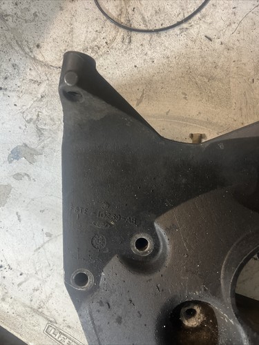 1998-03 Ford F250-550 7.3L V8 power steering pump bracket F8TE-10239-AB - Picture 2 of 8