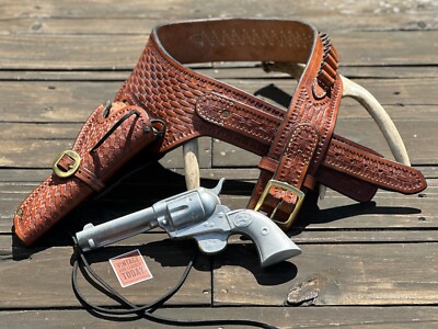 Modern Gun Belt Yaqui Slide Belt Holster