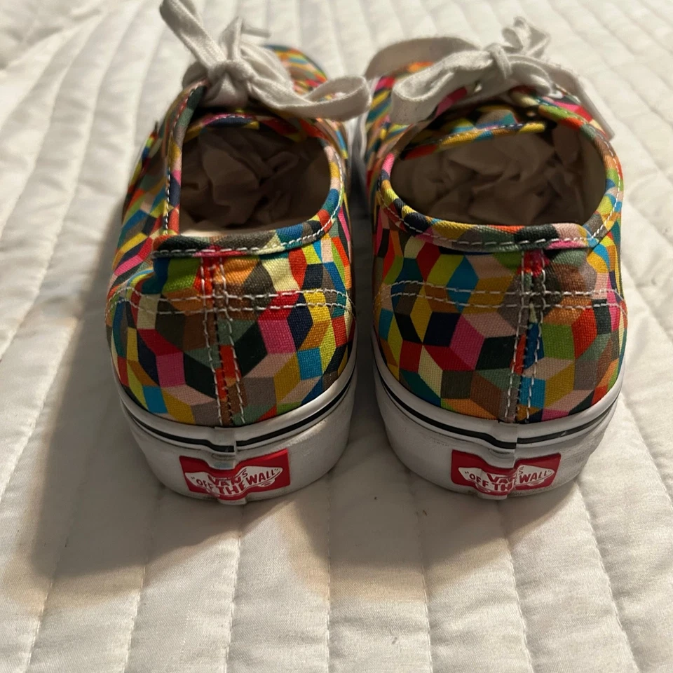 Zapatillas Vans Auténticas Multicolor Estampado Geométrico Cubo Mujer’s 8.5 (Hombre’s 7) Foto 4 de 4