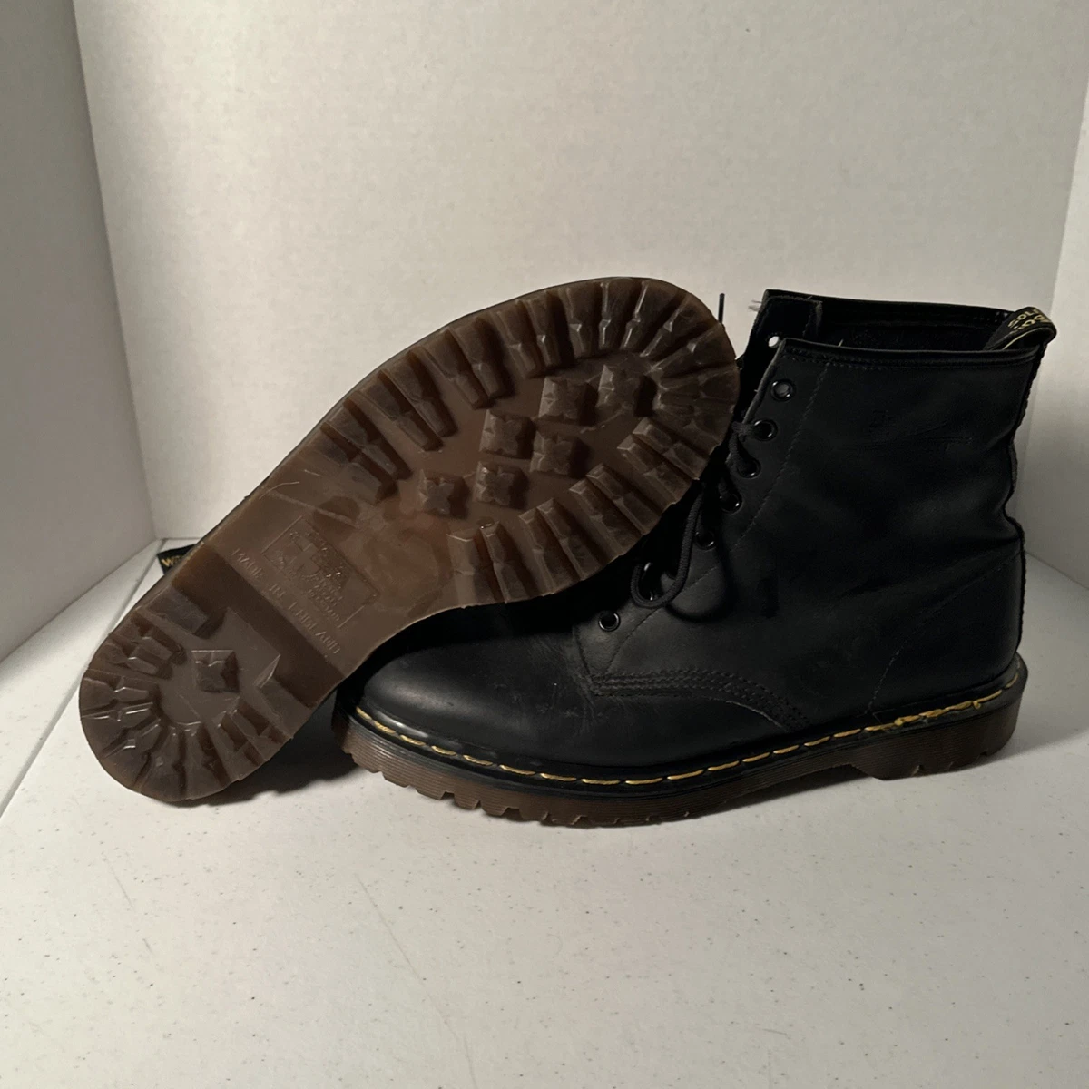 Vintage  Dr Martens Boots Mens US size 11 Womens US size 12 Made in England 9234 Dr. Martens Vintage Men main image 3