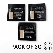 PACK OF 30 CHRISITAN DIOR FOREVER SKIN GLOW 24 H WEAR FOUNDATION 0CR SAMPLE SIZE