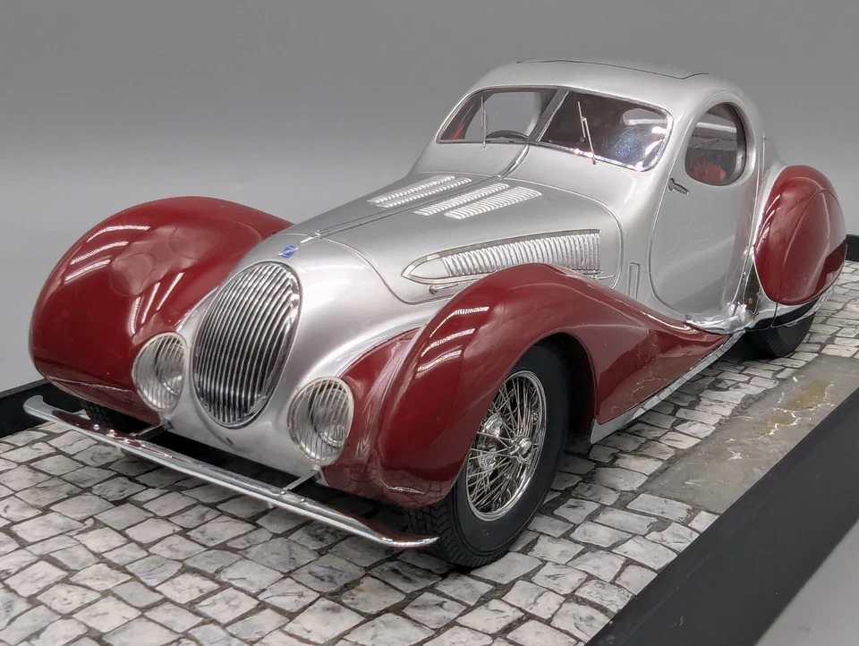 Modellautos 1:18 Minichamps Talbot Lago T 150 C SS Coupe Silver Red mit OVP - Bild 2 von 4