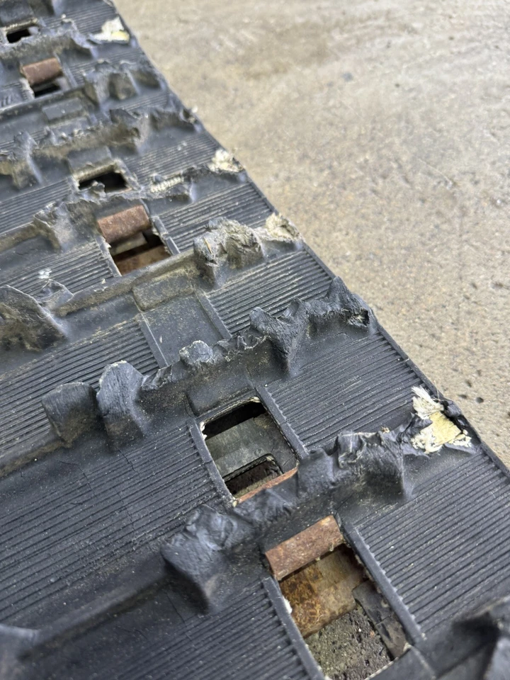 05 06 07 YAMAHA RS RAGE TRACK 9922H 136X15X1.25 136in Skidoo Polaris 2.52 Pitch - Image 4 of 4