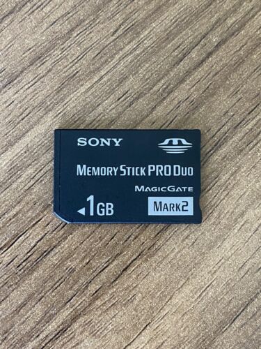 Original Sony 1GB Memory Stick Pro Duo Mark 2 for PSP and Sony Cameras  - Picture 1 of 2