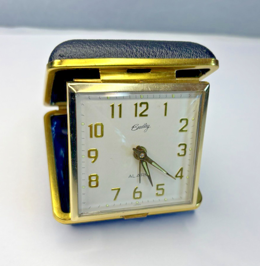 Vintage Bradley Travel Alarm Clock – Mint Condition – Runs Great – Classic Japan