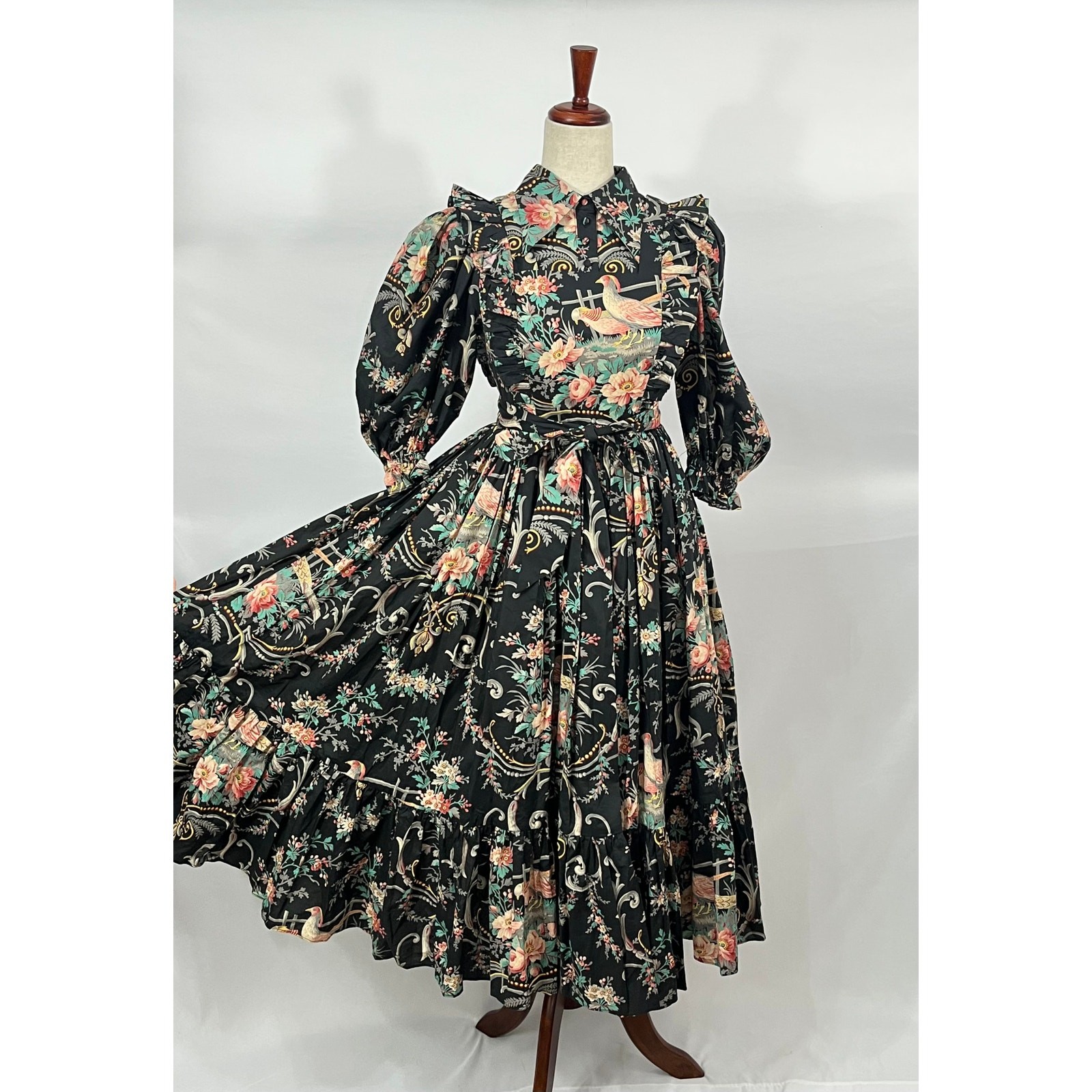 Vestido SELKIE Talla XS Libro de Cuentos Francés Noche en París Nuevo con Etiquetas