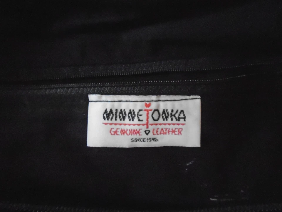 Vtg..Minnetonka Purse Genuine Leather shoulder purse Bag black Triangle pieced - Imagem 2 de 4