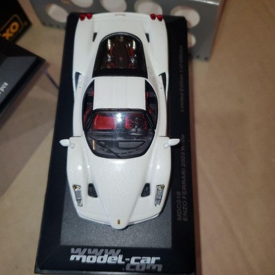 フェラーリエンッオ、ホワイト499台、ブラック1299、限定品、1/43イクソ、 Ferrari Enro White 499 Units Black 1299 Limited Edition 1/43
