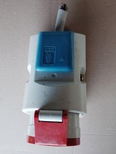 CEE WANDSTECKDOSE 400V und 220V und ein Hauptschalter 5polig