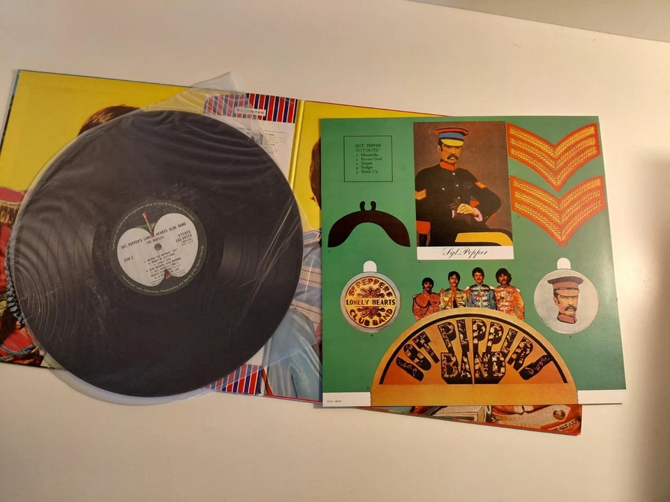 The Beatles Sgt. Pepper's Lonely Hearts Club Band · Lp, photo 3 sur 5