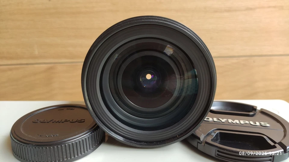 OLYMPUS Zuiko Digital 12-60mm F2.8-4.0 ED SWD Lens - Image 2 of 4