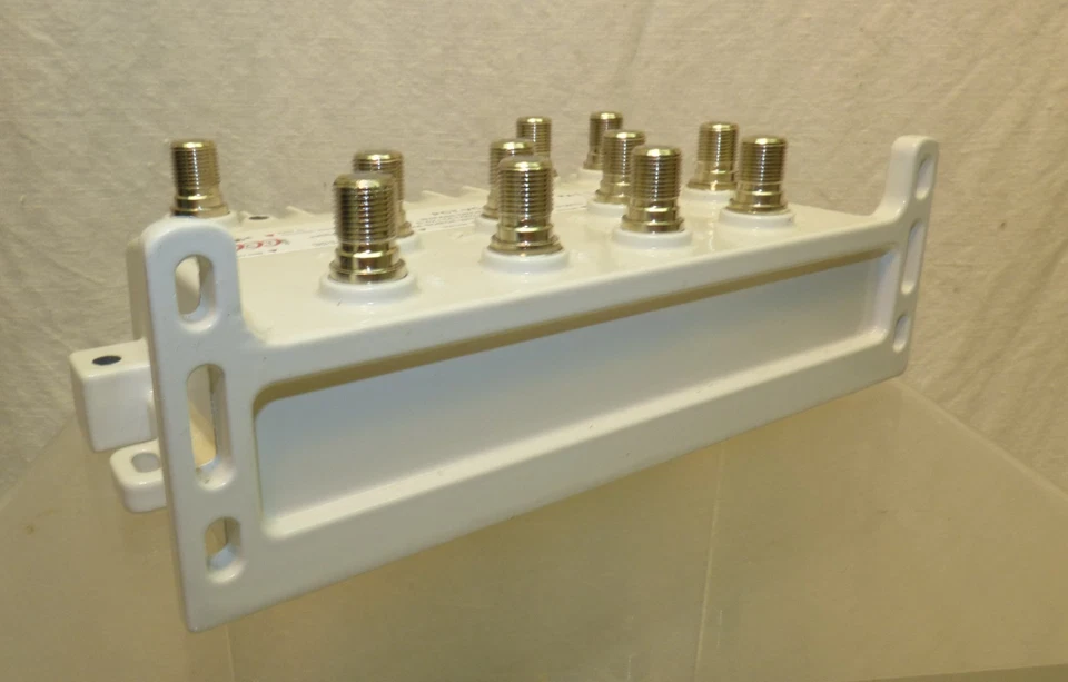 PCT-VC-9U Bypass Drop Antenna Amplifier 9-Way Distribution Splitter - Image 3 of 4