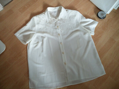 Bluse Gr. 50 crem farbig