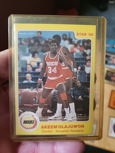 1985 86 STAR BASKETBALL AKEEM HAKEEM OLAJUWON Houston Rockets Dream Phi ...