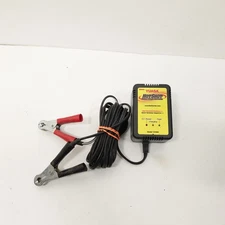 YUASA SmartShot 900 Automatic Battery Charger & Maintainer tested/working