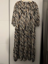 Ladies Maxi Dress With Animal Print In Excellent Condition