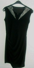 Guess Etuikleid schwarz Gr. M mit Spitze Cut ...