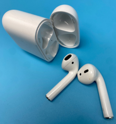 Genuine Apple AirPods 1st Gen (A1523) with Charging Case - White