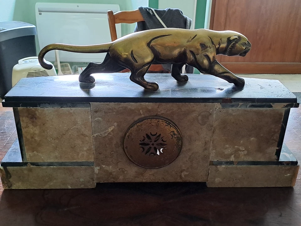 pendule art déco avec panthere bronze signé J.B hugues - Photo 3/4