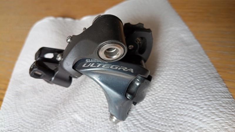 shimano ultegra 6800 rear derailleur ,used but very good condition.