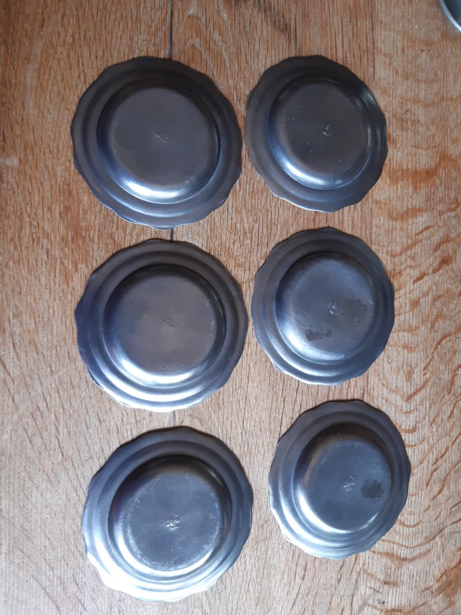 6er Set Zinn Untersetzer / Teller – Reinzinn (Justitia Punze) – 11 cm