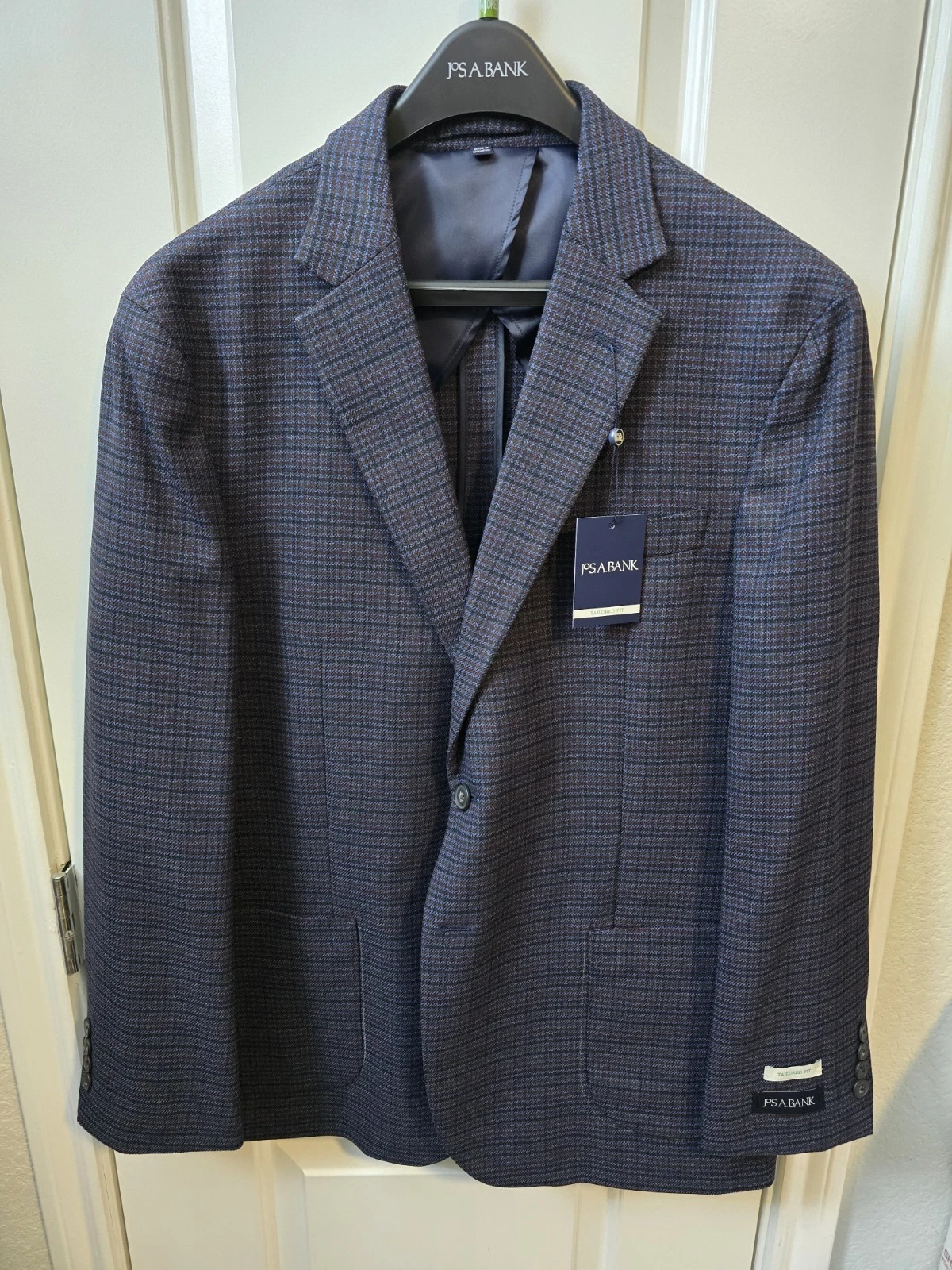 $249 NEW Jos. A Bank Sport Coat Blazer Jacket 'Micro-Glen Plaid' Blue/Plum 43R
Opens in a new window