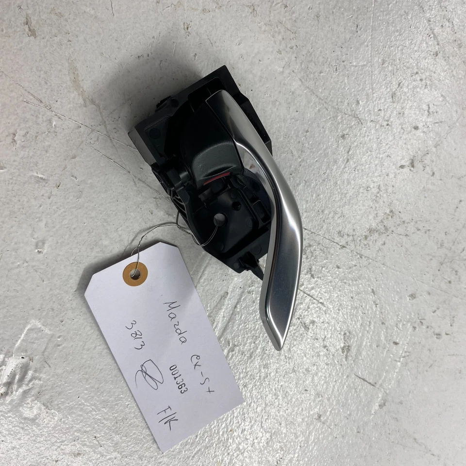 MAZDA CX-5 2017 - 2021 REAR OR FRONT RIGHT PASSENGER DOOR INTERIOR HANDLE OEM - Image 2 of 4