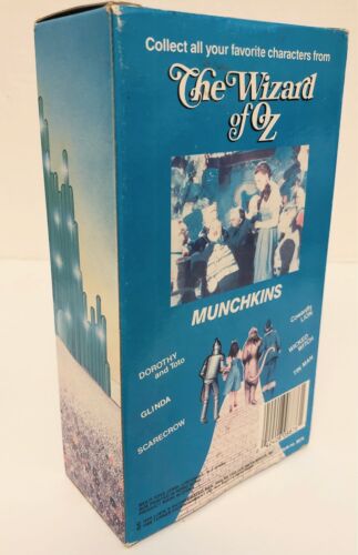 Figura Muñeca Mago de Oz Munchkins 1988 Flower Pot De Colección Multi Juguetes 50 Aniversario - Imagen 2 de 2