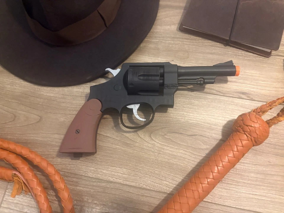 Pistola revólver Indiana Jones Prop Gun Smith & Wesson 45 Raiders Of The Lost Ark Foto 2 de 4