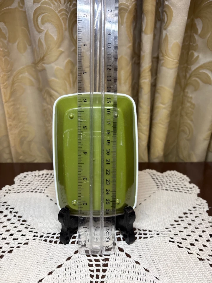 Jabonera Rubbermaid blanca de colección Foto 4 de 4