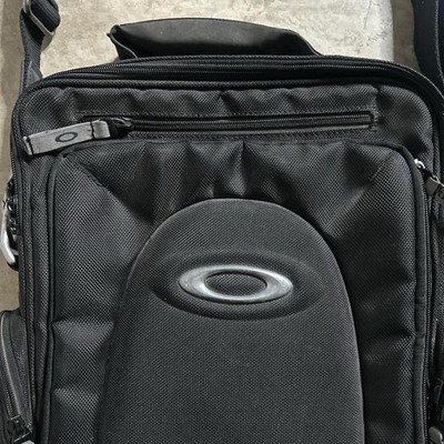 Vintage 2000's Oakley Cyber Slide Sling Bag Black Messenger Rare