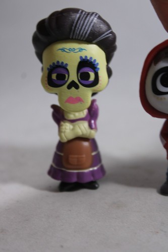 Mystery Mini Disney Coco 3 Minis - Imelda Miguel Lot - Picture 2 of 8