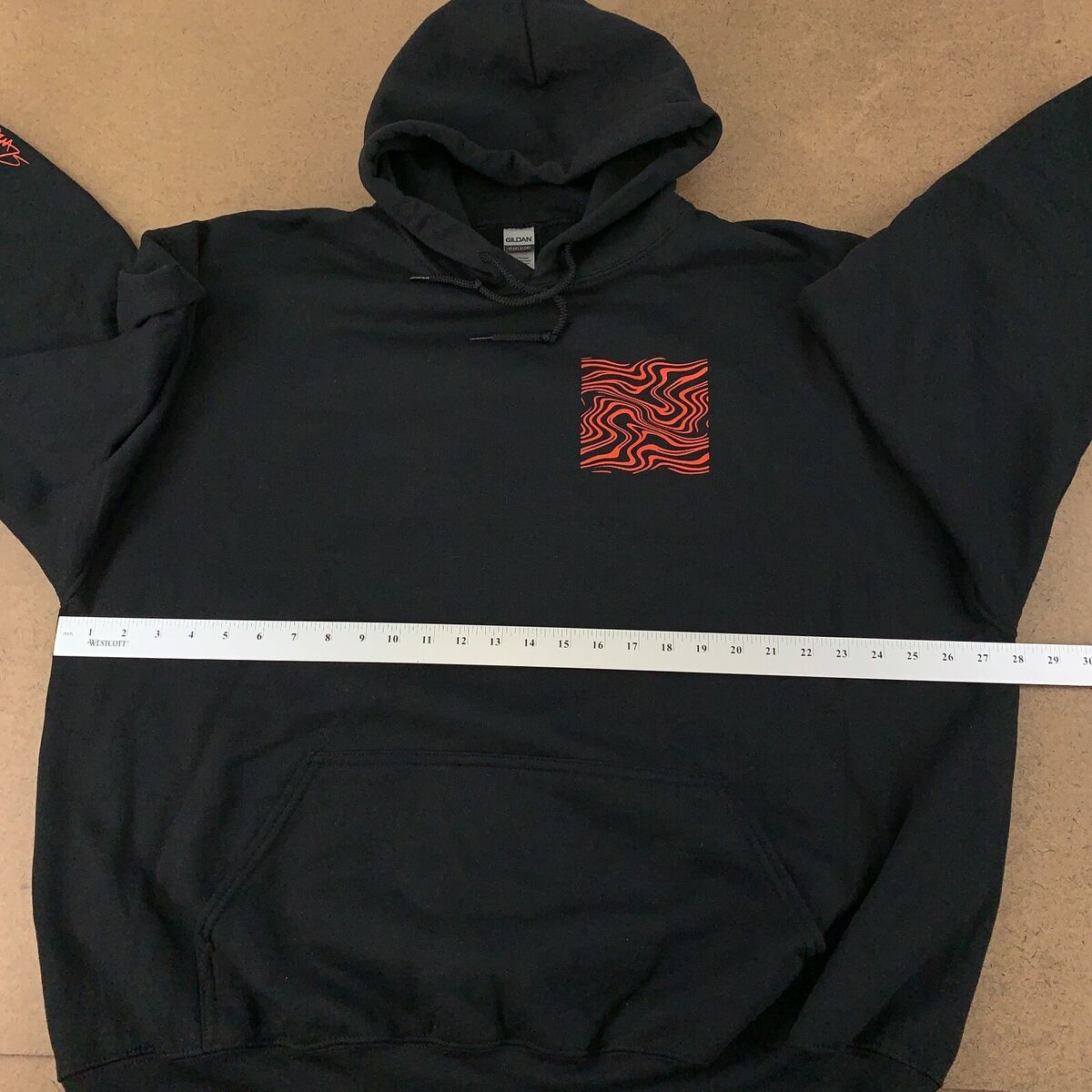 Gildan Men's Size 2XL Black Heavy Blend Red Squiggly Line Gildan Men's Size 2XL Black Heavy Blend Red Squiggly Line