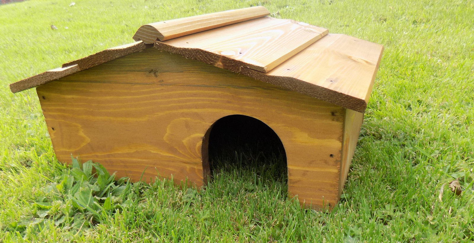 Wooden Hedgehog House Wood Hedge Hog Hibernation Home Shelter Nest Box ...