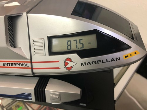 1994 Star Trek The Next Generation Collector's Edition Shuttlecraft Clock Radio - Picture 9 of 10