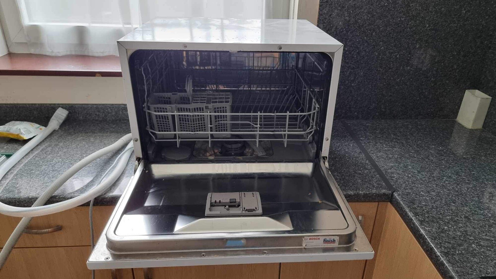 Bosch Serie 4 SKS62E32EU Compact/Table Top Dishwasher White