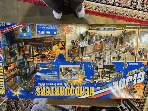 G.I. Joe Headquarters 2001 New Toys R Us Exclusive W/Exclusive Fig