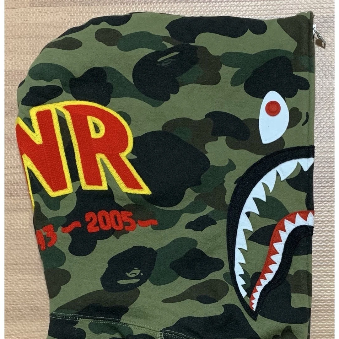 A BATHING APE (BAPE) Felpa con cappuccio Bape Shark verde mimetica L UOMO usata in ottime condizioni