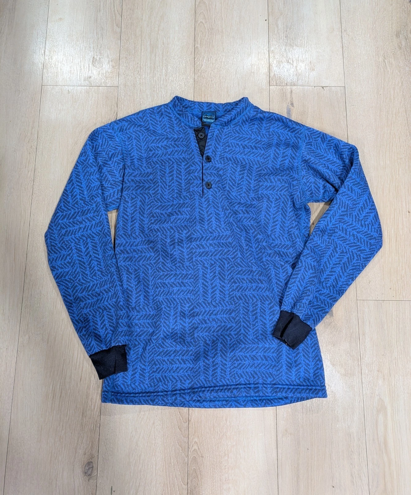 Vintage Mens PATAGONIA Blue Aztec Tribal Capilene Henley Shirt USA Made Size M