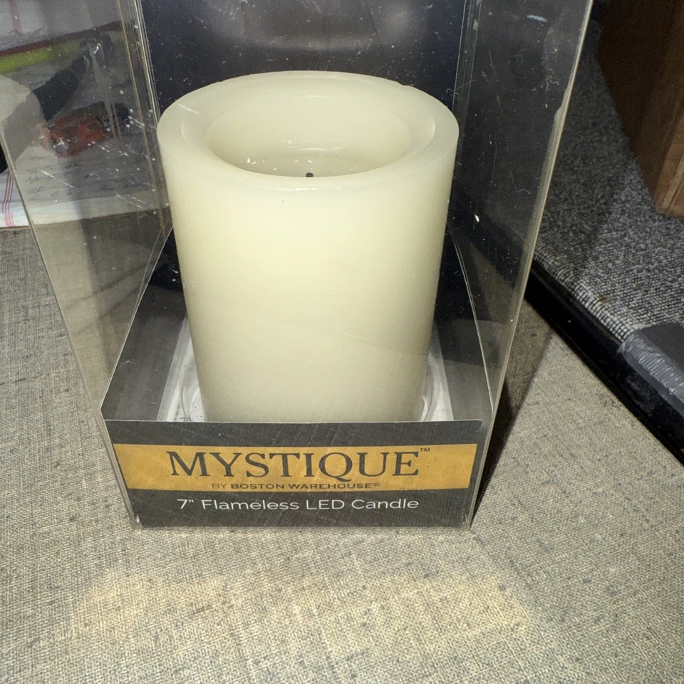 Vela LED sin llama Mystique By Boston Warehouse 7" like llama parpadeante Foto 3 de 4