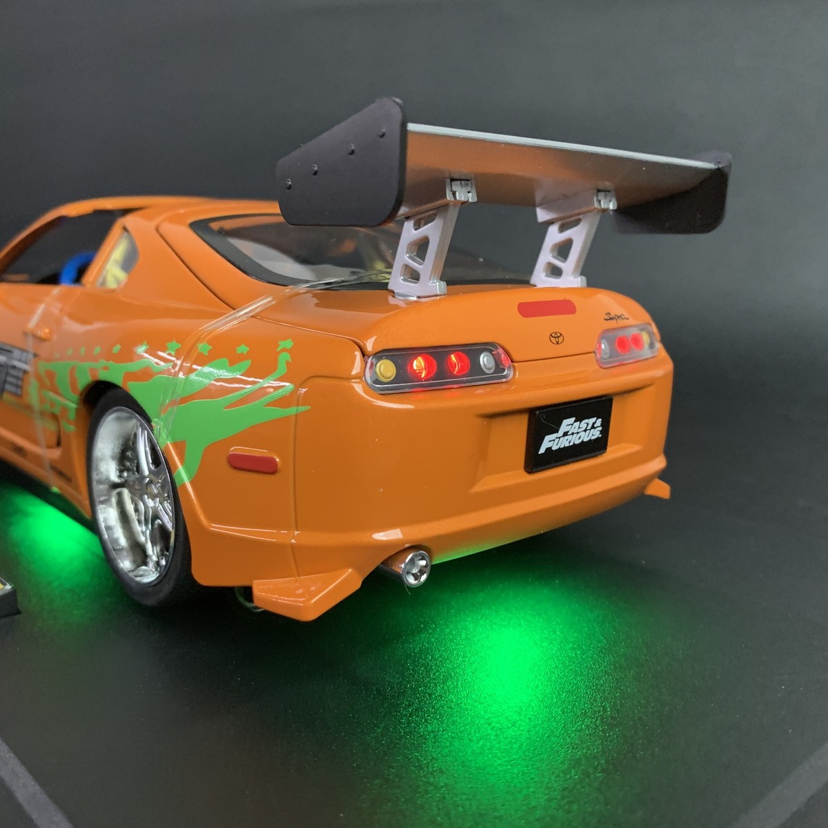 ミニカー FAST&FURIOUS JADATOYS 1/18 LED SUPRA JADA Toys 1/18 - Toyota Supra + Brian Figure - Fast and Furious